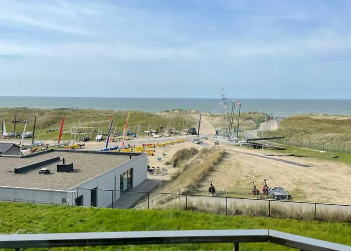 Studio Met Frontaal Zeezicht En Afgesloten Slaaphoek