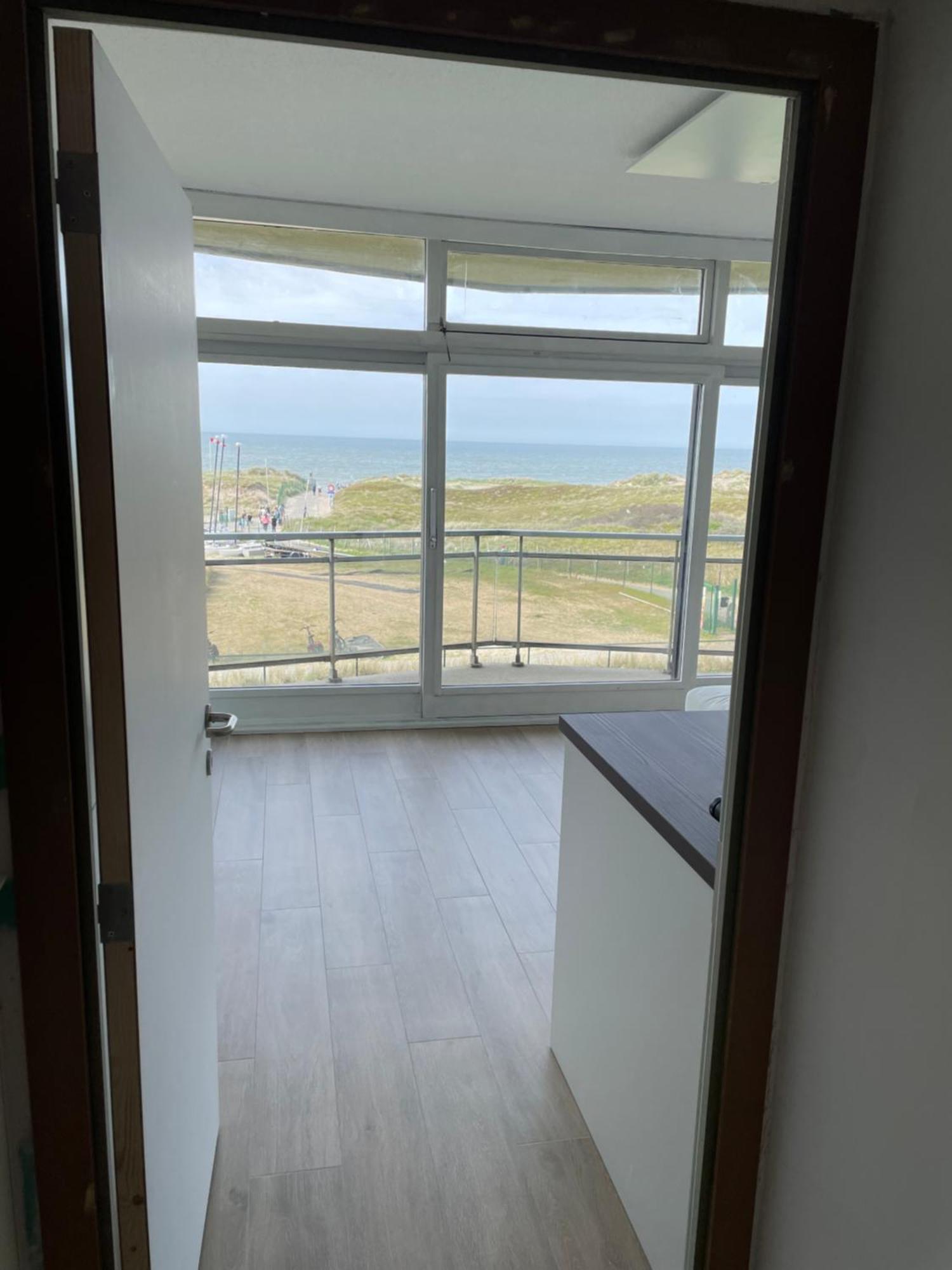 Met Frontaal Zeezicht En Afgesloten Slaaphoek Apartment De Panne