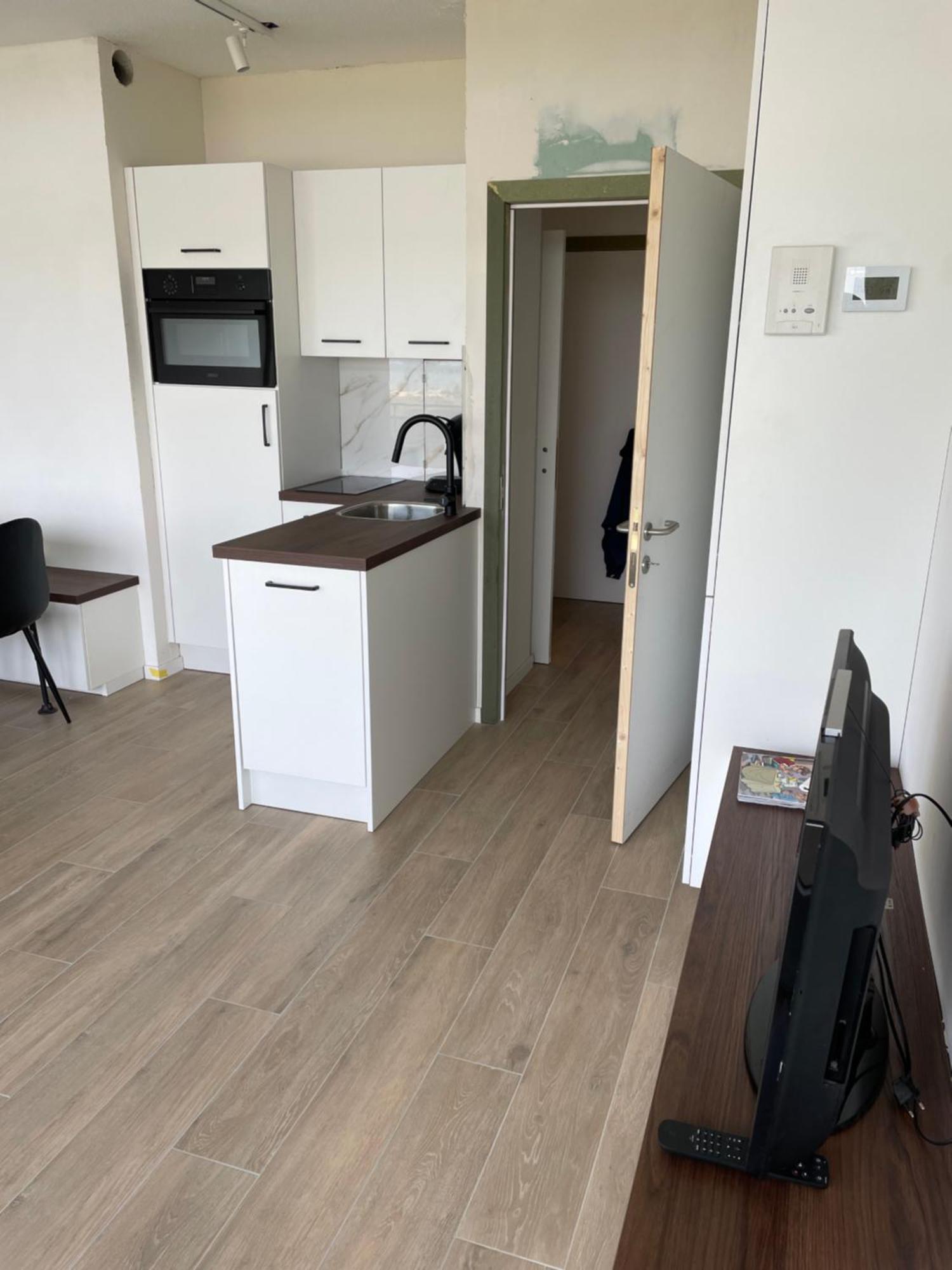 Apartamento Met Frontaal Zeezicht En Afgesloten Slaaphoek *