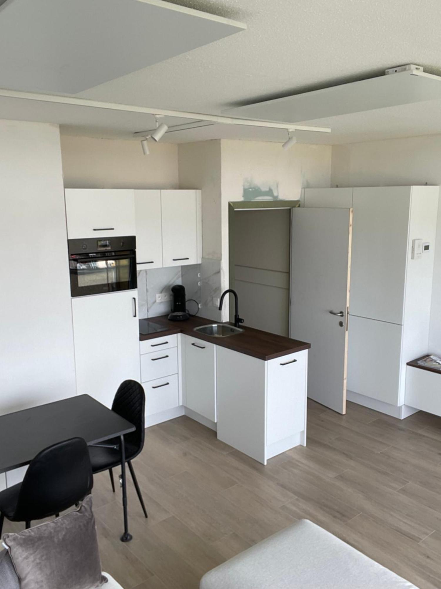 Apartamento Met Frontaal Zeezicht En Afgesloten Slaaphoek De Panne