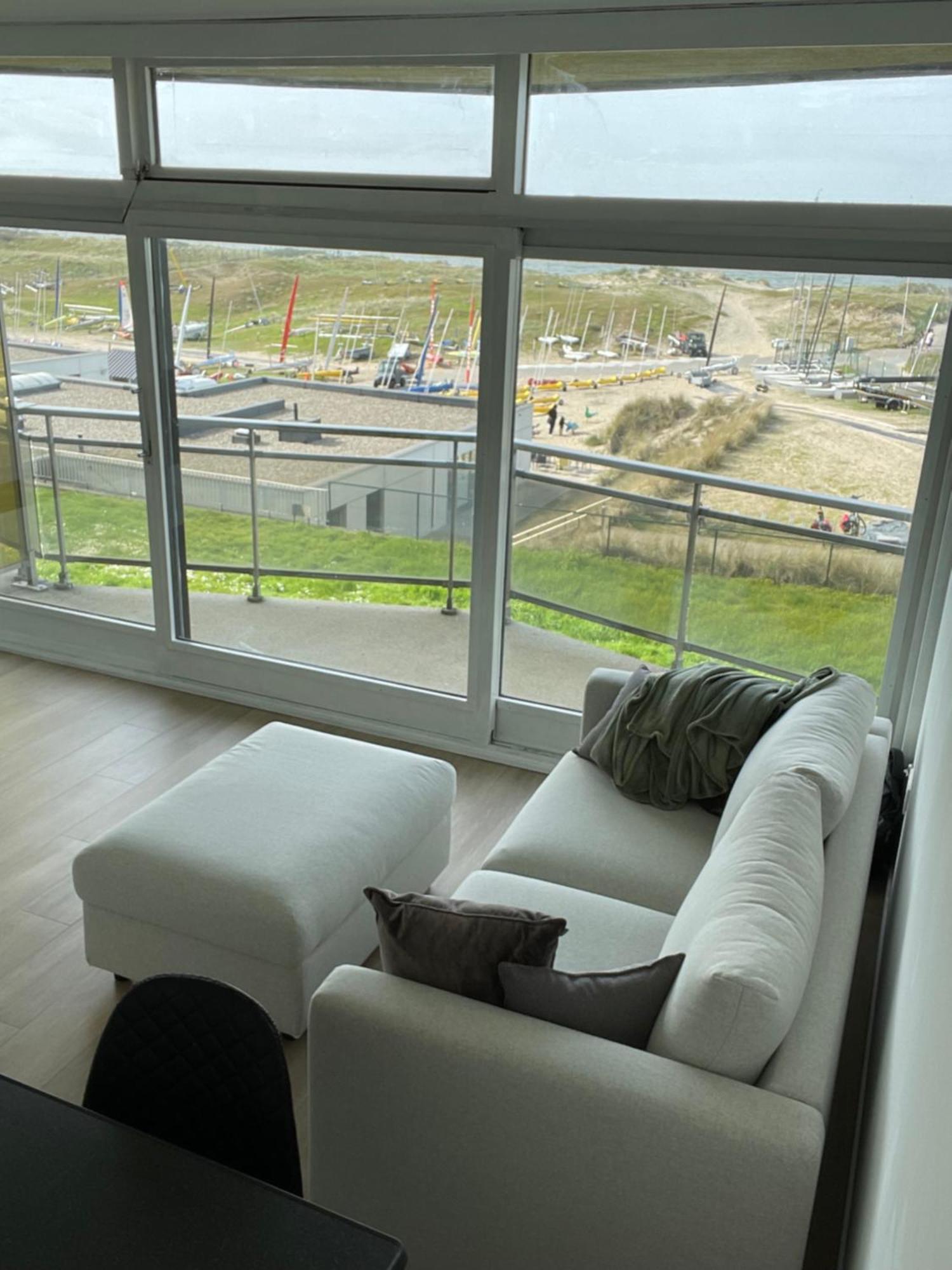 Apartment Met Frontaal Zeezicht En Afgesloten Slaaphoek *